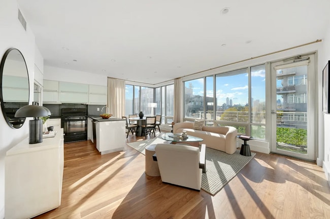 Building Photo - 36 Eckford St