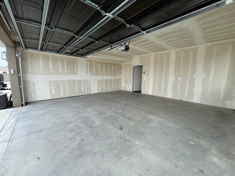 Building Photo - 1866 N 460 W