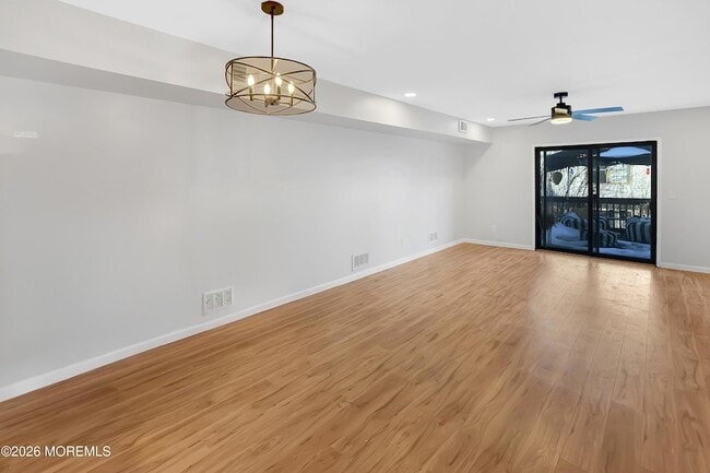 Building Photo - 51 Queens Way