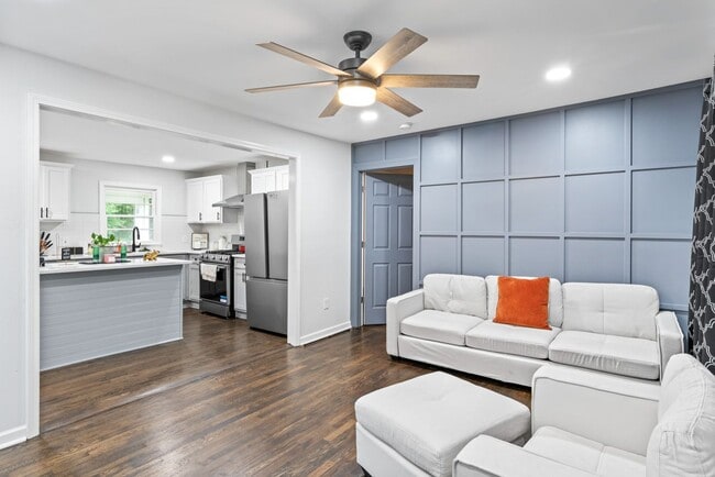 Building Photo - 1326 Stella Cir SW