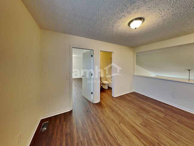 Building Photo - 928 Mahle Dr