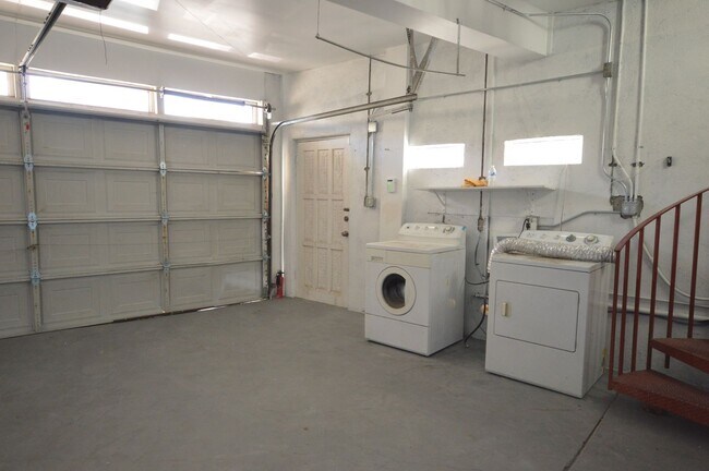 Building Photo - Remodeled 1924 3 Bedroom LA Home