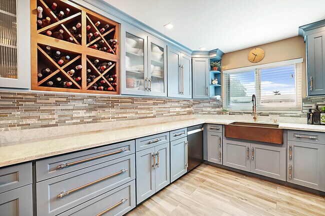 Building Photo - 4548 SW 28th Way