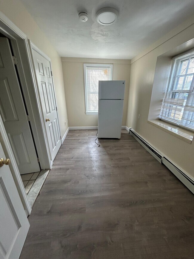 80 Yarmouth RoadRoom 1 80 Yarmouth RoadRoom 1 Barnstable MA 02601