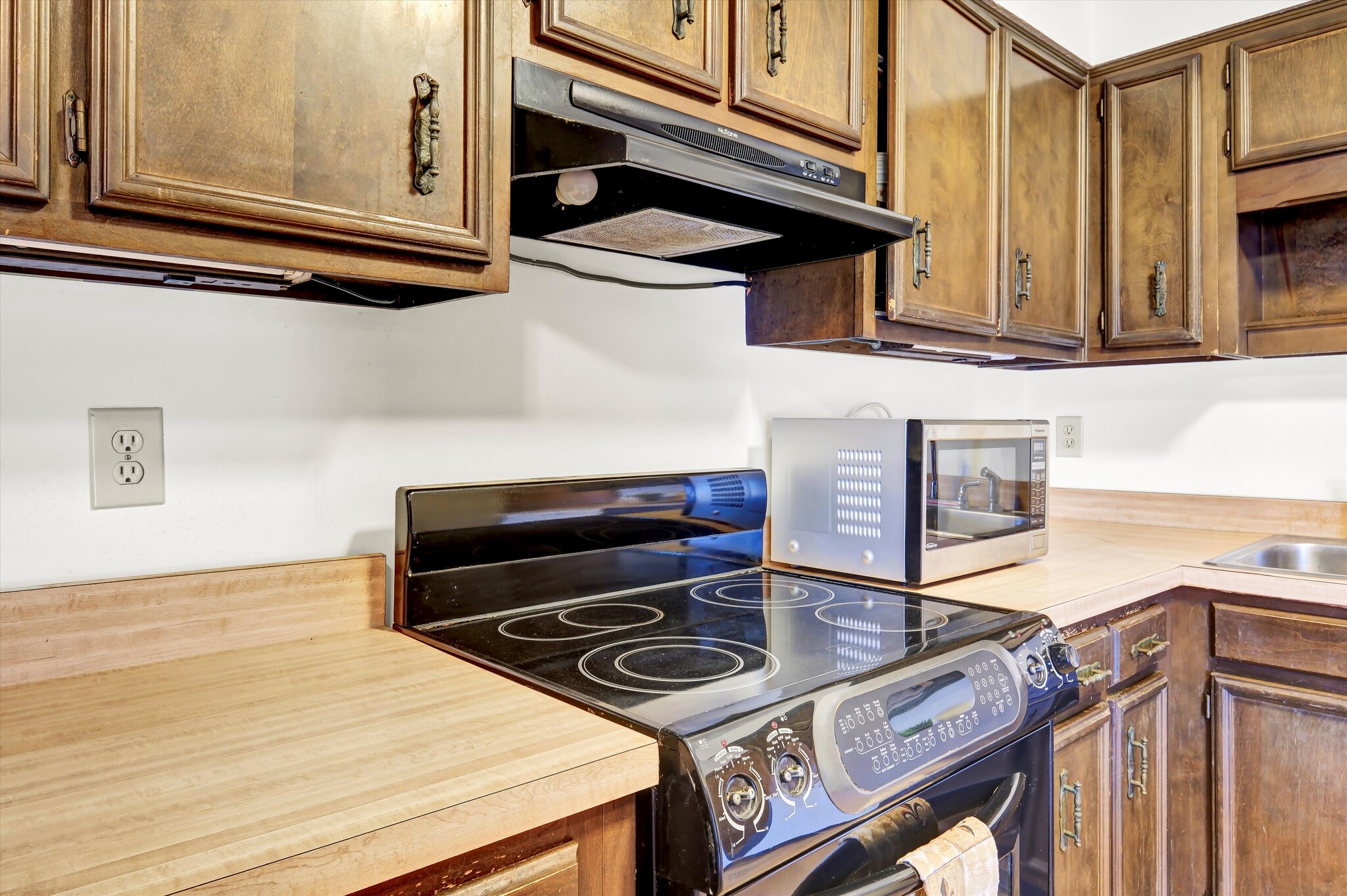 Building Photo - 10312 Going Ct