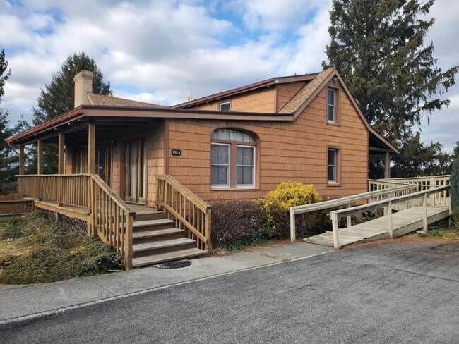 Primary Photo - 118 Agape Wy