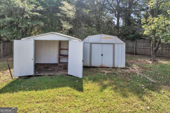 Building Photo - 250 Meadow View Dr