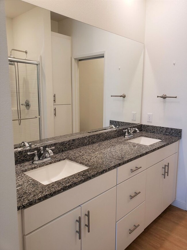 Building Photo - Otay Mesa: 2bd/3.5ba Playa Del Sol Multi Level Townhome