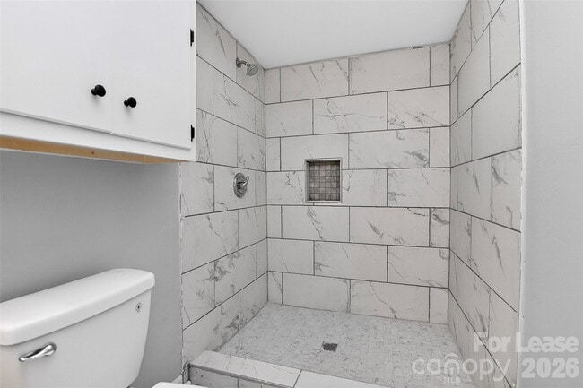 Building Photo - 4804 Spring Lake Dr