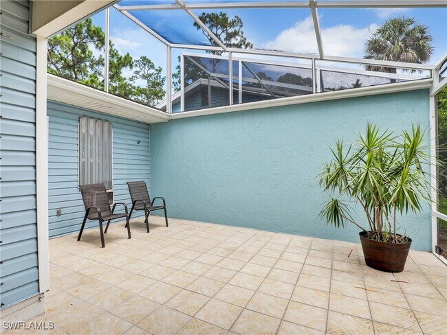 Building Photo - 1492 La Petite Ln