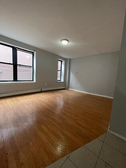 136 Grant Ave 2D - 134 Grant Ave