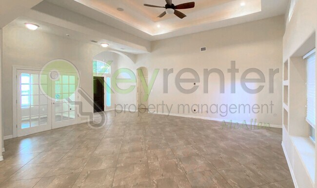 Building Photo - Beautiful 4 Bedroom- 3.5 Bathroom Home in Alamo, TX