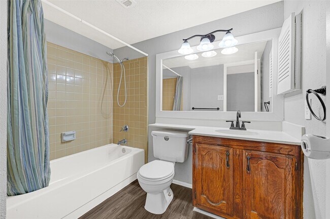 Building Photo - 17303 Nordway Dr