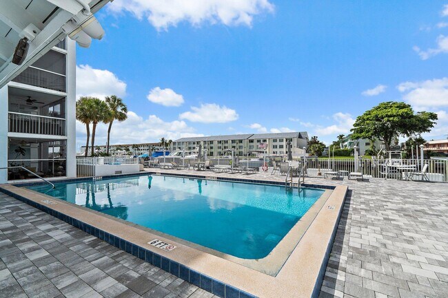 Building Photo - 108 Paradise Harbour Blvd