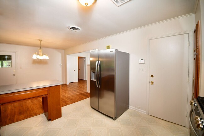 Building Photo - 3707 E 29th St