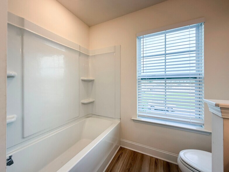 Building Photo - 563 Whitley Ridge Dr