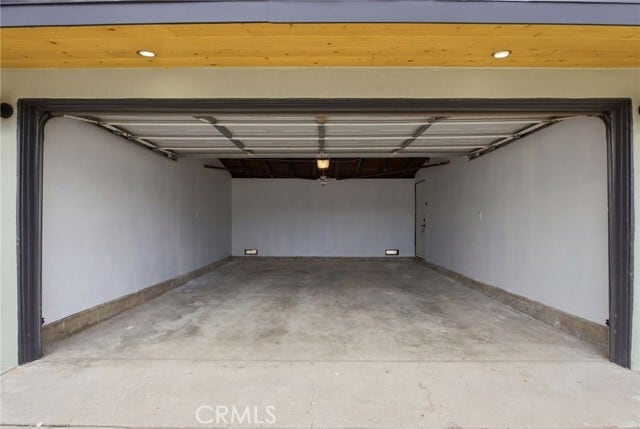 Building Photo - 1261 E Ada Ave