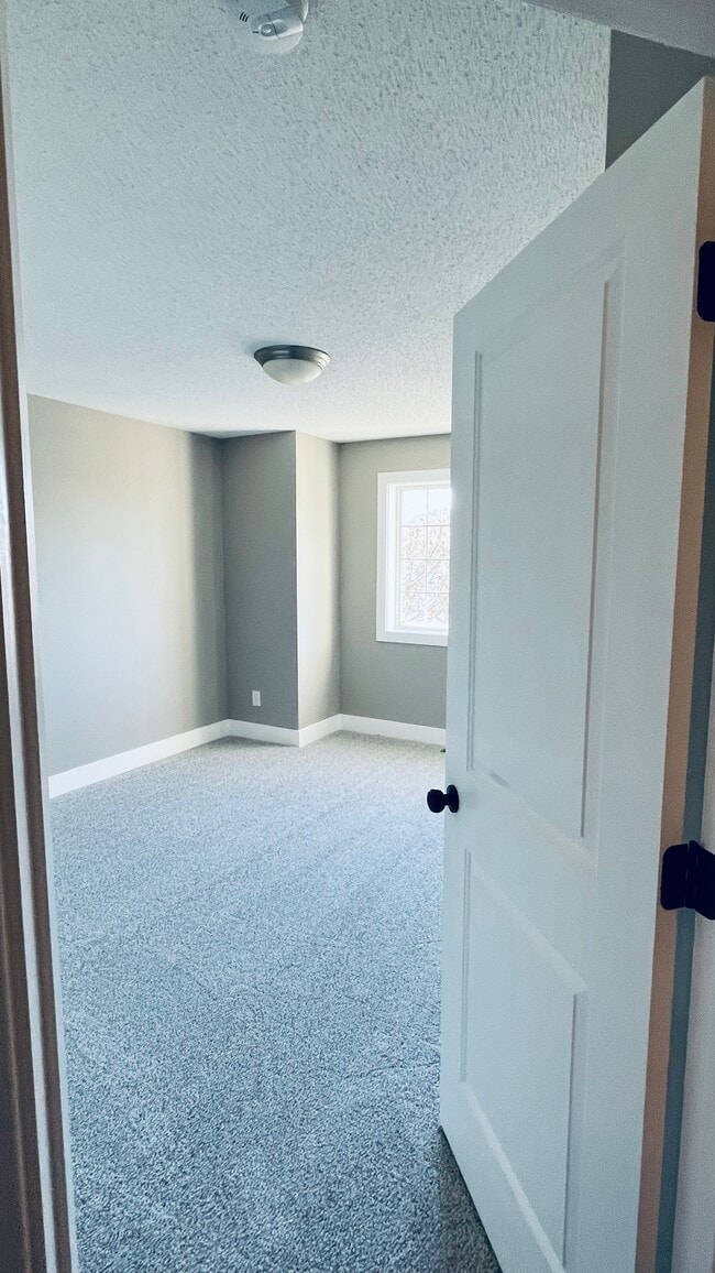 Building Photo - 17020 Eastwood Ave