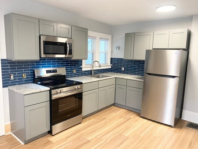 Building Photo - 944 Elizabeth St