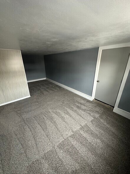 Building Photo - 3000 Larue Dr