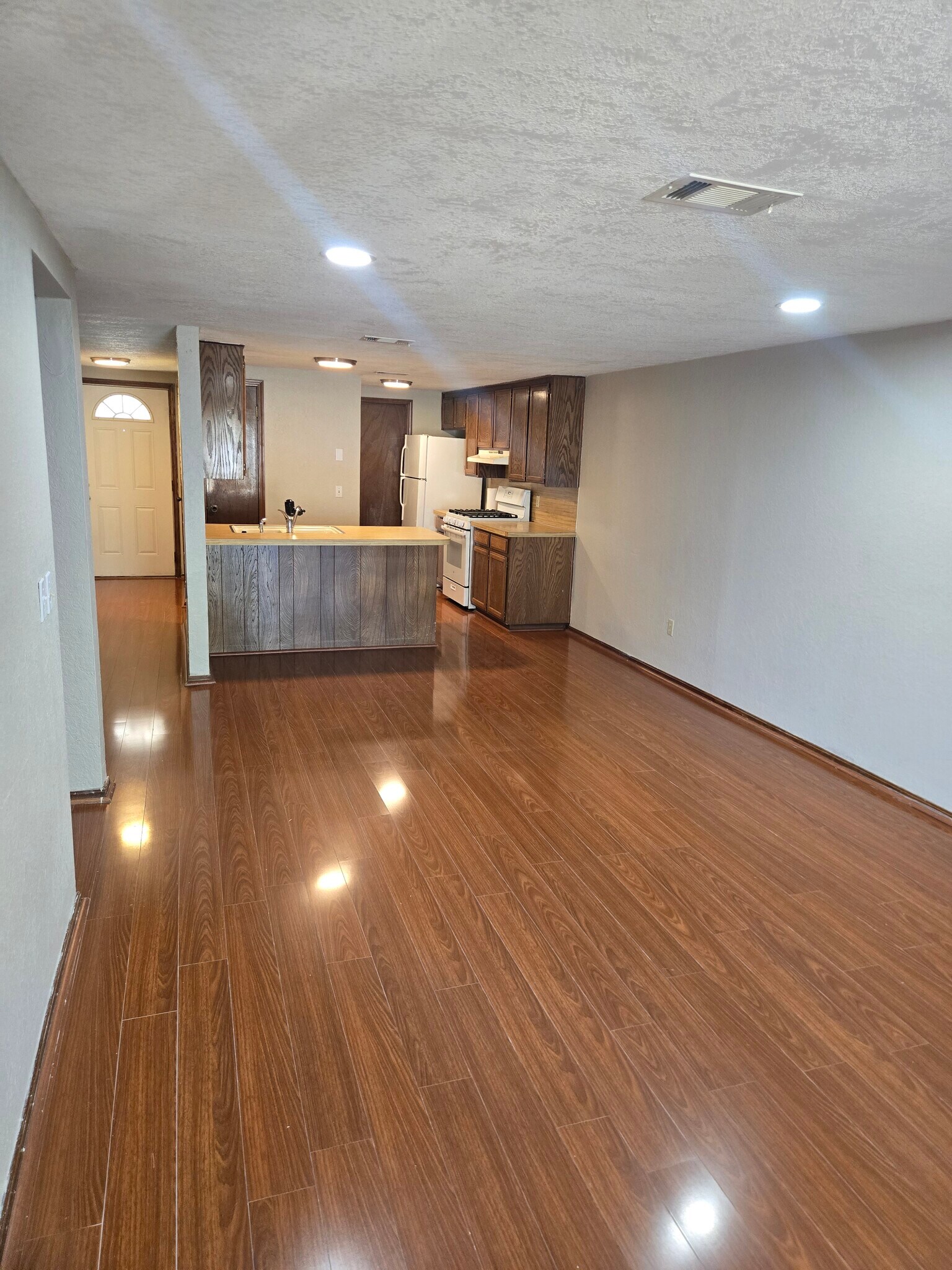 Building Photo - 8505 S Camay Ave