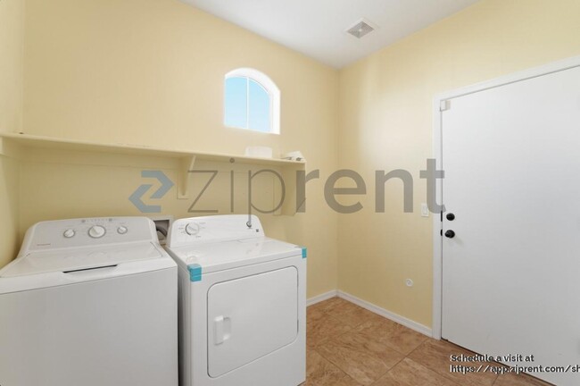 Building Photo - 7508 S 27th St