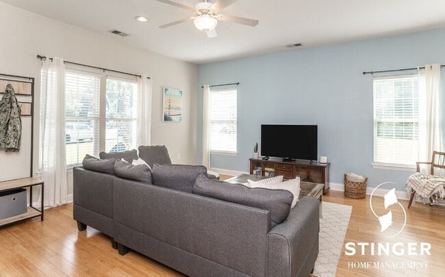 Building Photo - 39 Spearmint Cir