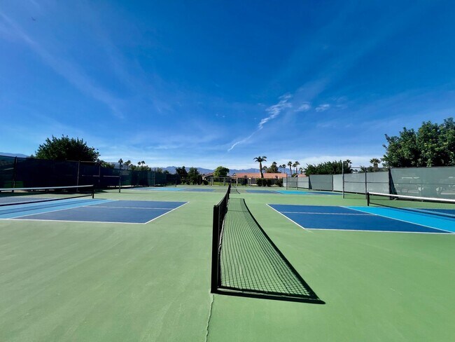 Building Photo - AVAILABLE NOW! BEAUTIFUL 2-Bedroom 2 -bathroom Condo in La Quinta Palms!