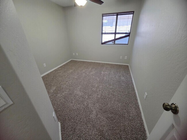 Building Photo - 3607 S 257th Ln