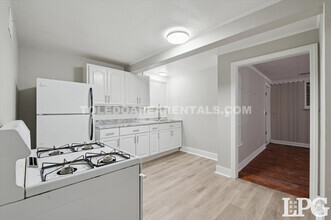 Building Photo - 2146 Wyndhurst Rd