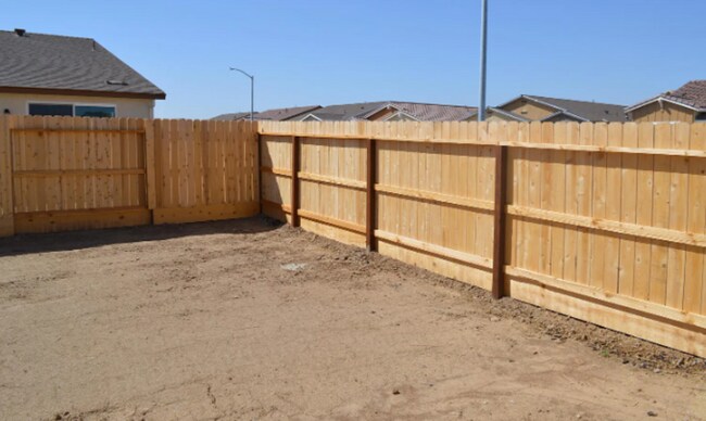 Building Photo - 4467 Jennifer Wy