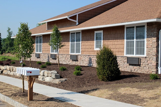 Primary Photo - 31 Boulder Hills Boulevard