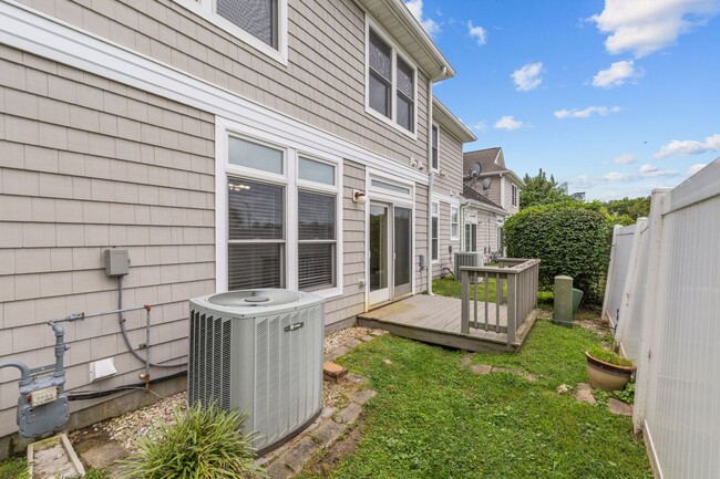 Building Photo - Beautiful 3-Bedroom Condo in Norfolk.