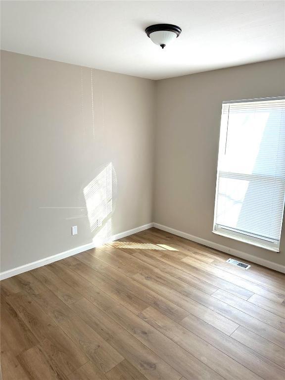 Building Photo - 717 White Oak Dr
