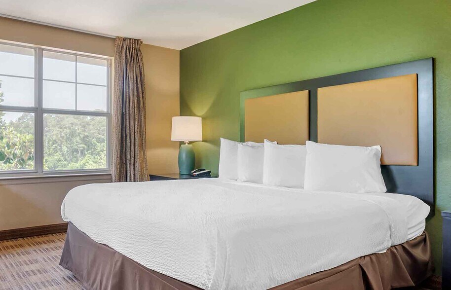 Building Photo - Furnished Studio-Columbia - Columbia Corpo...