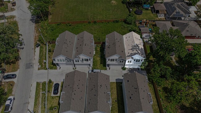 Building Photo - 853 Prosper St