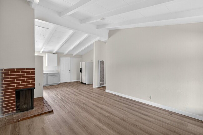 Building Photo - Charming 3-Bed Gem in Sacramento