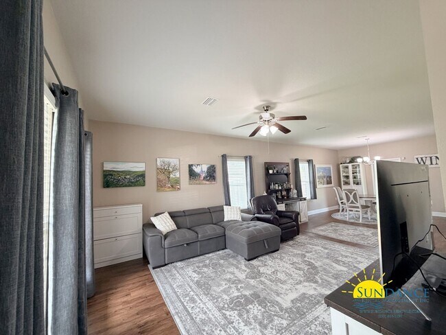 Building Photo - Spacious 4BR Home in Treasure Isle Estates in Navarre!