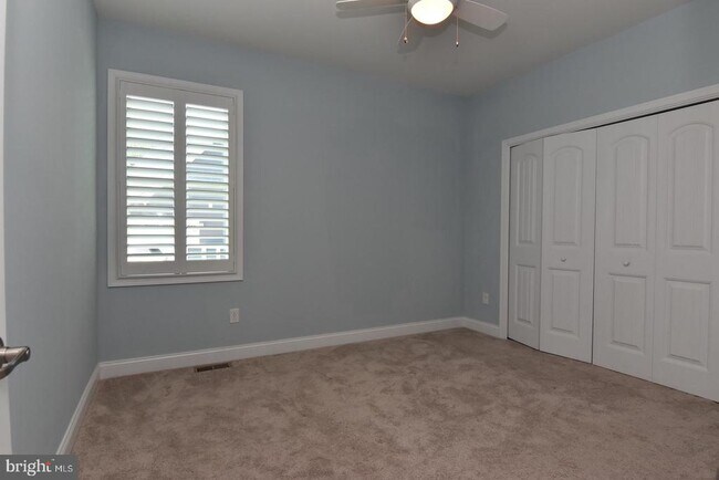 Building Photo - 16058 Rockport Dr