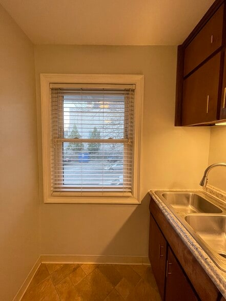 WINDOW IN KITCHEN - 3668 Kingsboro Rd NE