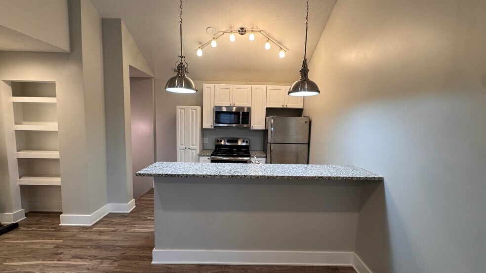 Building Photo - 2334 N Delaware St