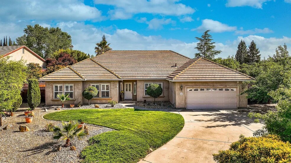 Primary Photo - 689 Saint Andrews Rd