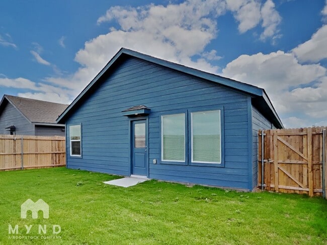 Building Photo - 213 Poplar Pl
