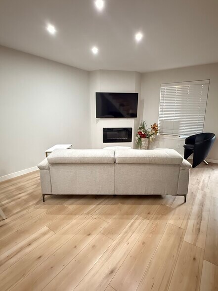 Living Room - 5704 E Aire Libre Ave