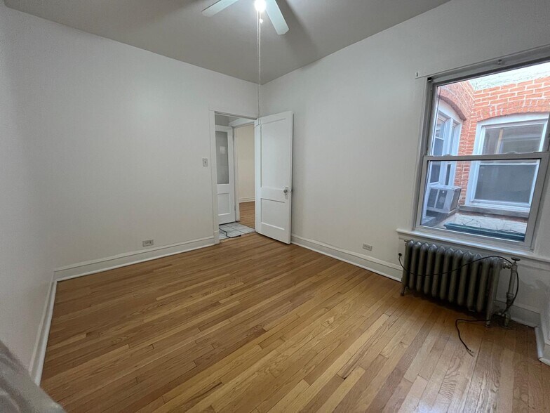 Building Photo - 6017 W Irving Park Rd