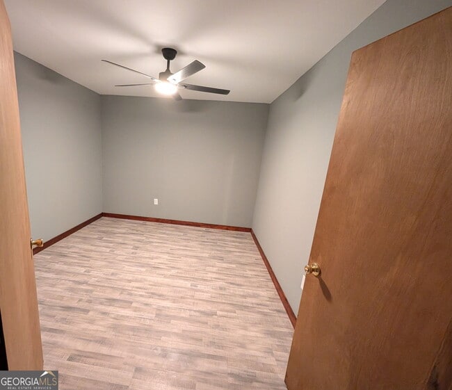 Building Photo - 96 Glencrest Dr