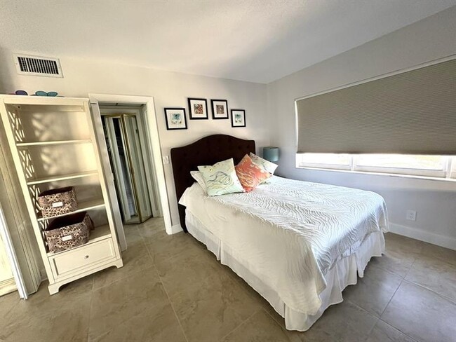 Building Photo - 6000 N Ocean Blvd