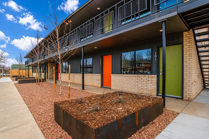 Building Photo - The Vic - East