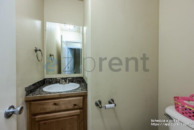 Building Photo - 10326 Avondale Dr