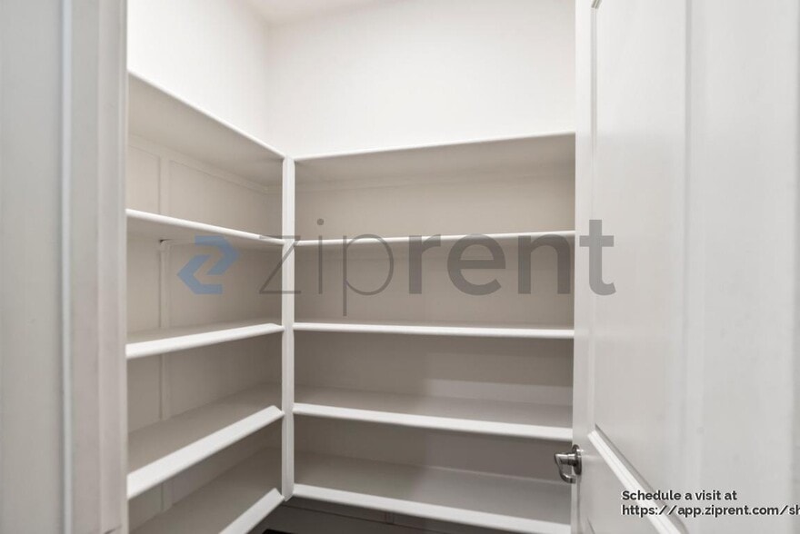 Building Photo - 4062 Kinsale St